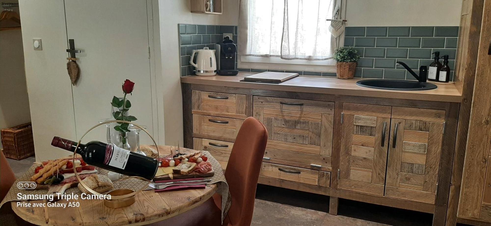 Le Mas Aux Amoureux , Suite Romantique Et Spa Le Barcares Ruang foto
